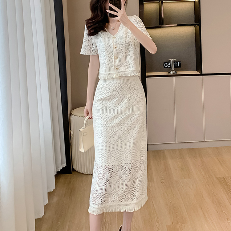夏季度假風蕾絲上衣+包臀流蘇半裙套裝