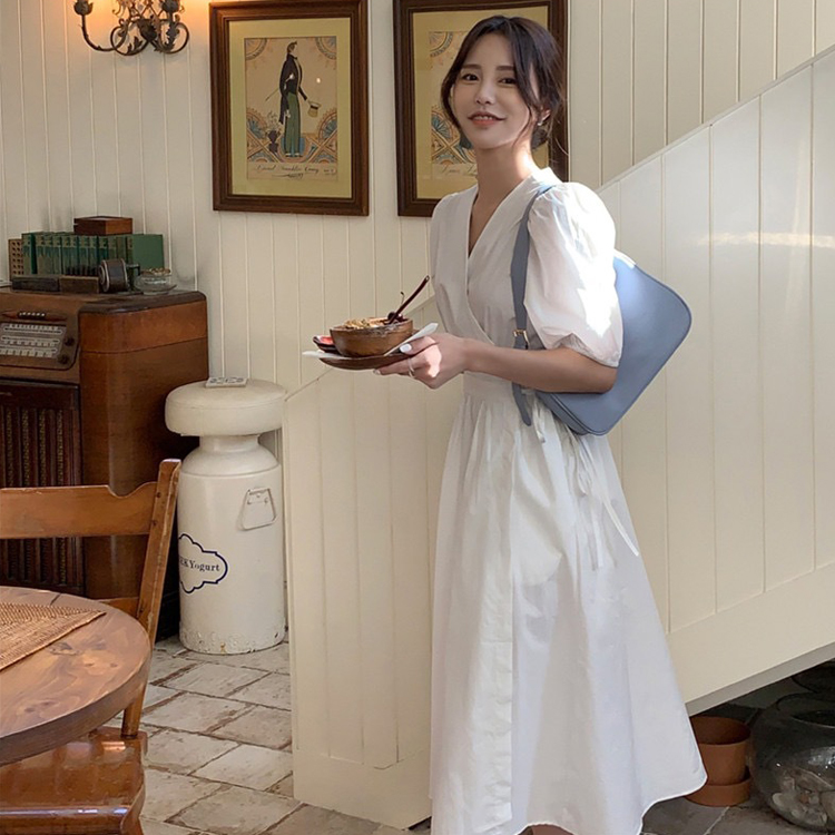 夏季泡泡袖V領收腰連衣裙