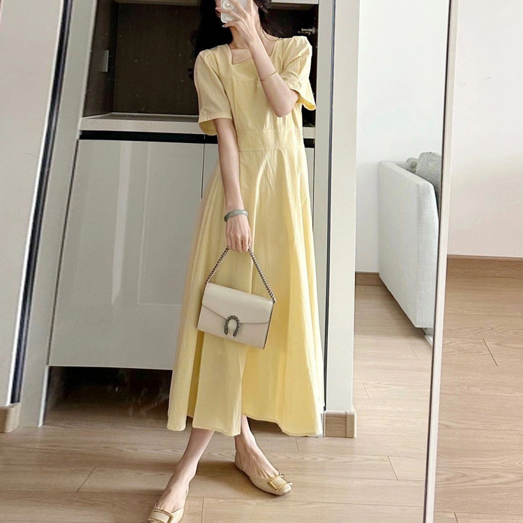 夏季鵝黃色方領顯瘦氣質連衣裙