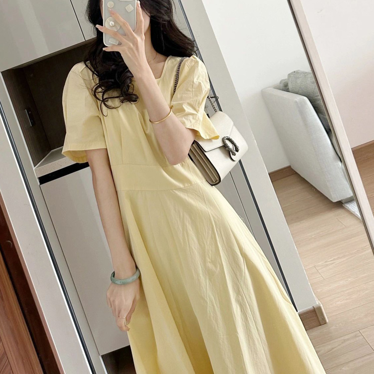 夏季鵝黃色方領顯瘦氣質連衣裙