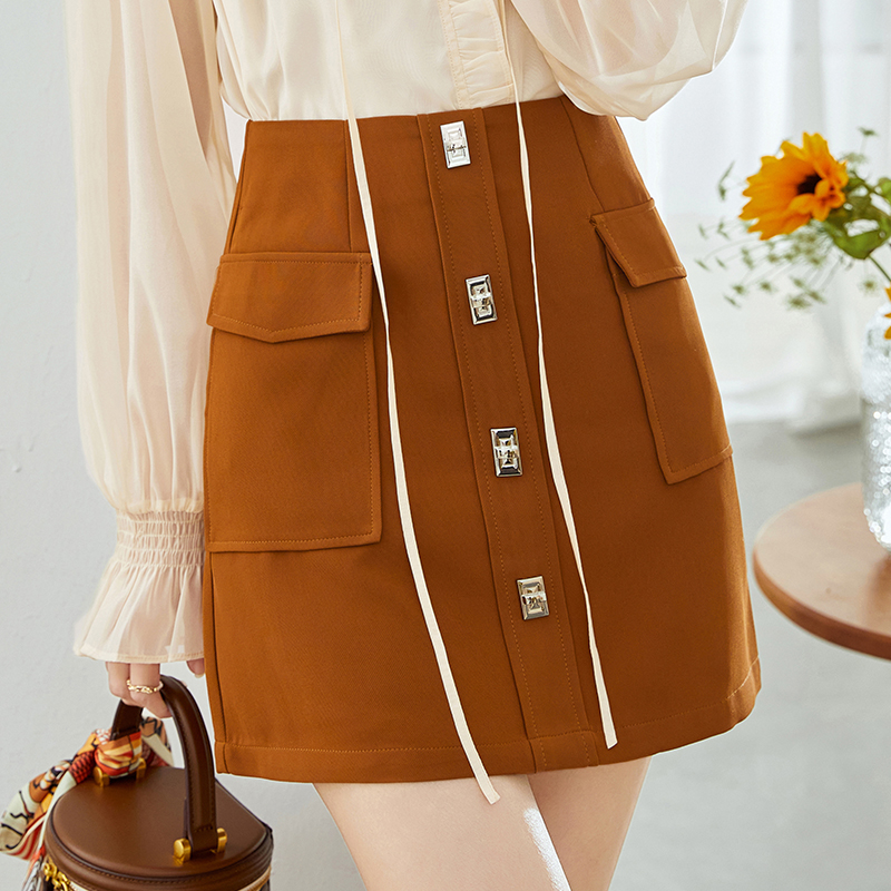 金屬排扣A字半身裙