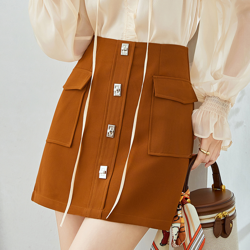 金屬排扣A字半身裙