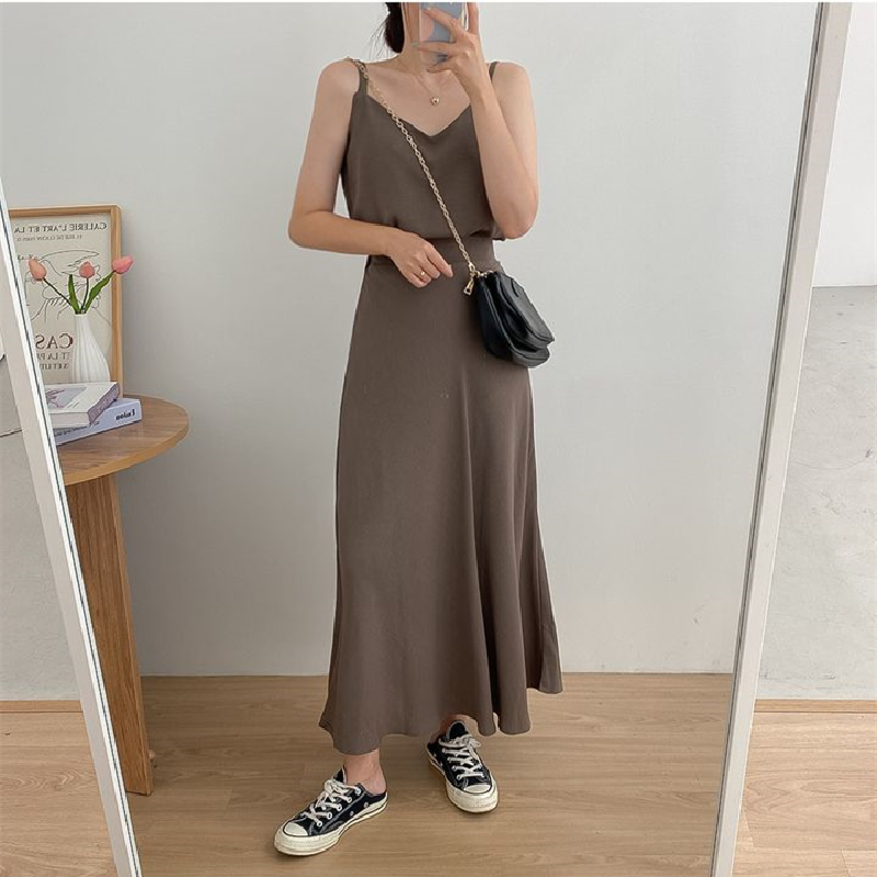 氣質純色吊帶背心+半身裙兩件套