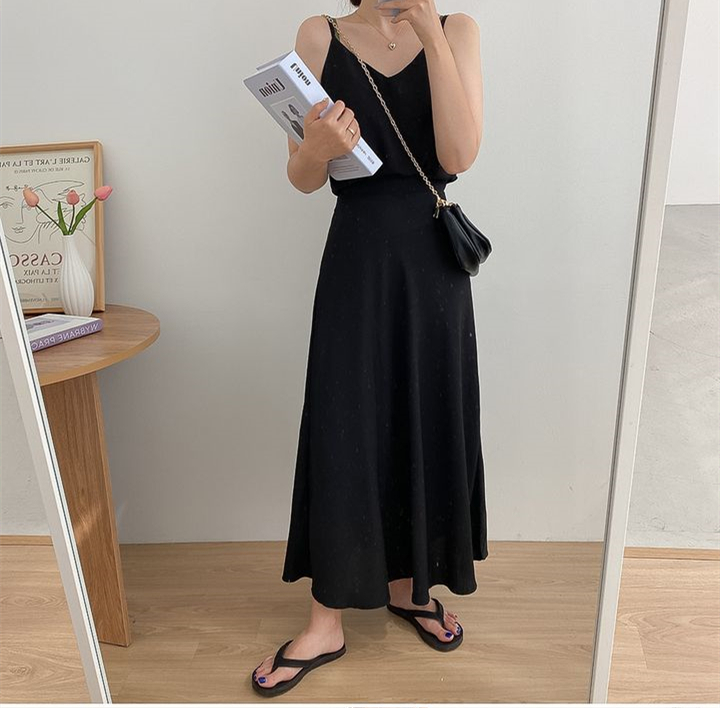 氣質純色吊帶背心+半身裙兩件套