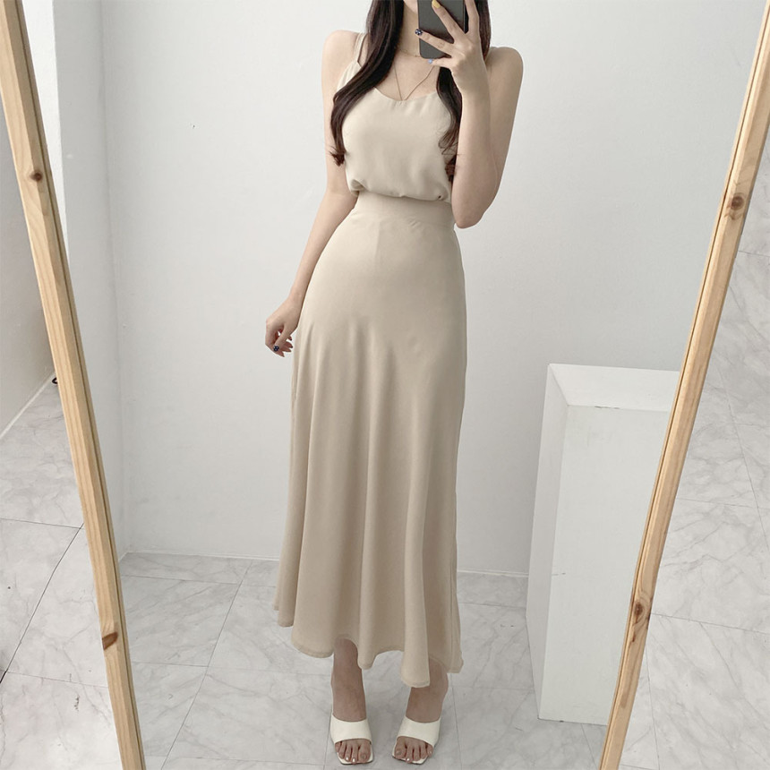 氣質純色吊帶背心+半身裙兩件套