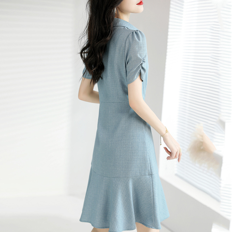 氣質純色泡泡袖V領連身裙