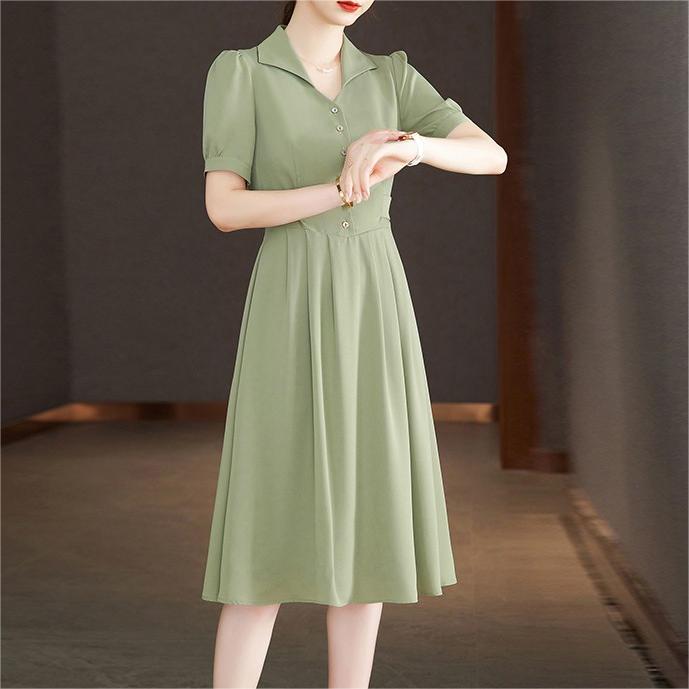 氣質純色翻領收腰連身裙