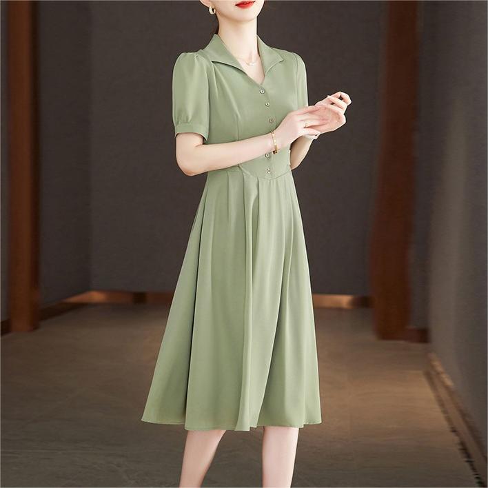 氣質純色翻領收腰連身裙