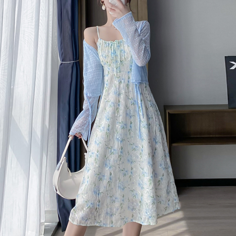 甜美碎花修身吊帶連身裙