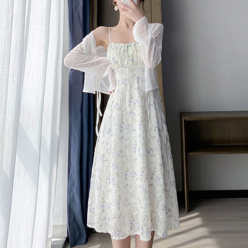 甜美碎花修身吊帶連身裙