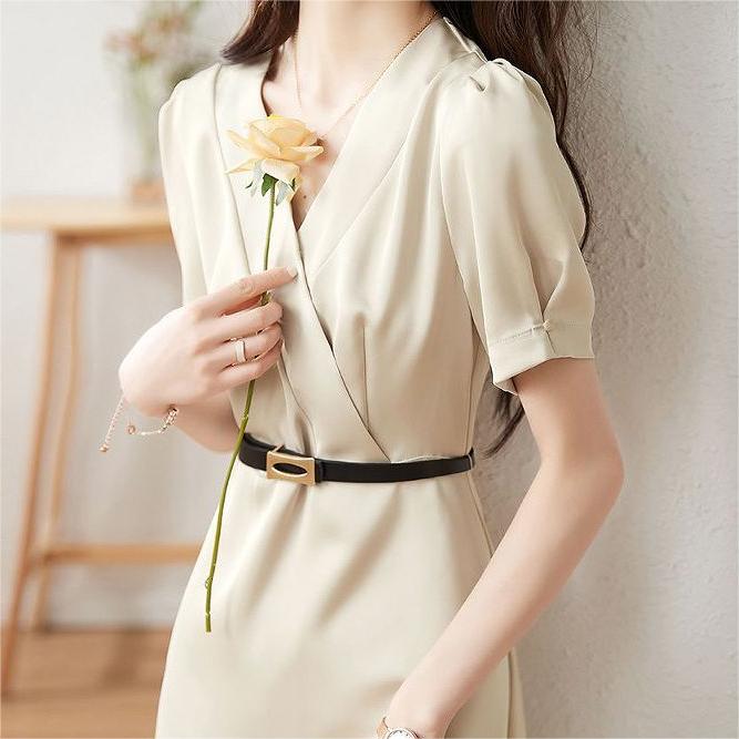 簡約氣質純色V領收腰連身裙