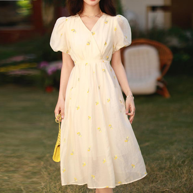 法式刺繡高腰泡泡袖洋裝