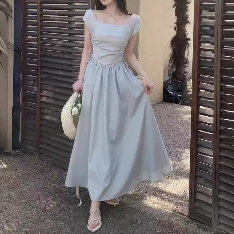 極簡風純色方領高腰連身裙