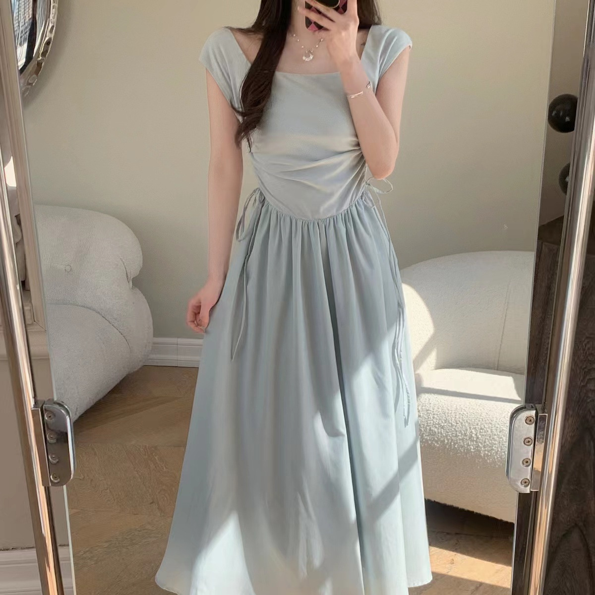 極簡風純色方領高腰連身裙