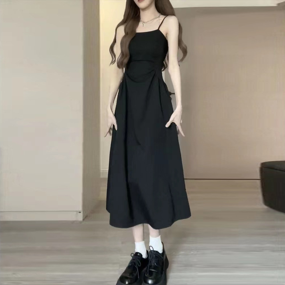 氣質純色褶皺設計吊帶連身裙