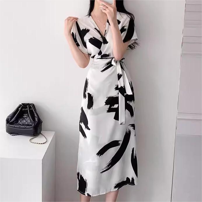 復古水墨畫繫帶收腰連身裙