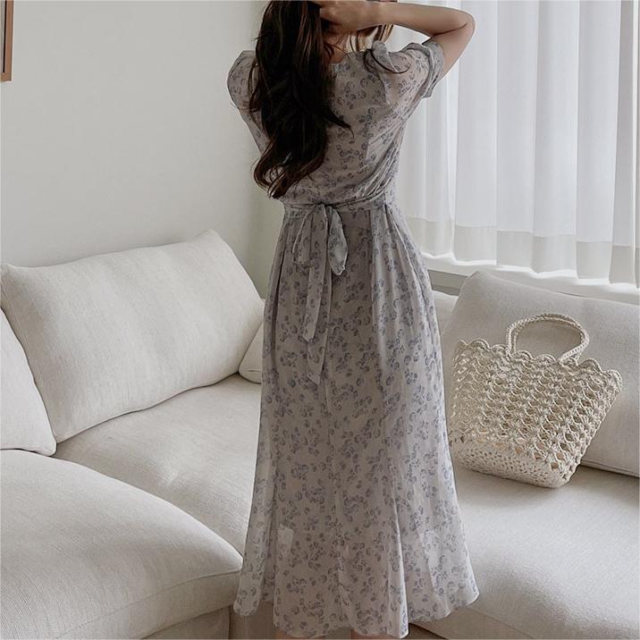 優雅方領碎花背繫帶收腰泡泡袖連身裙