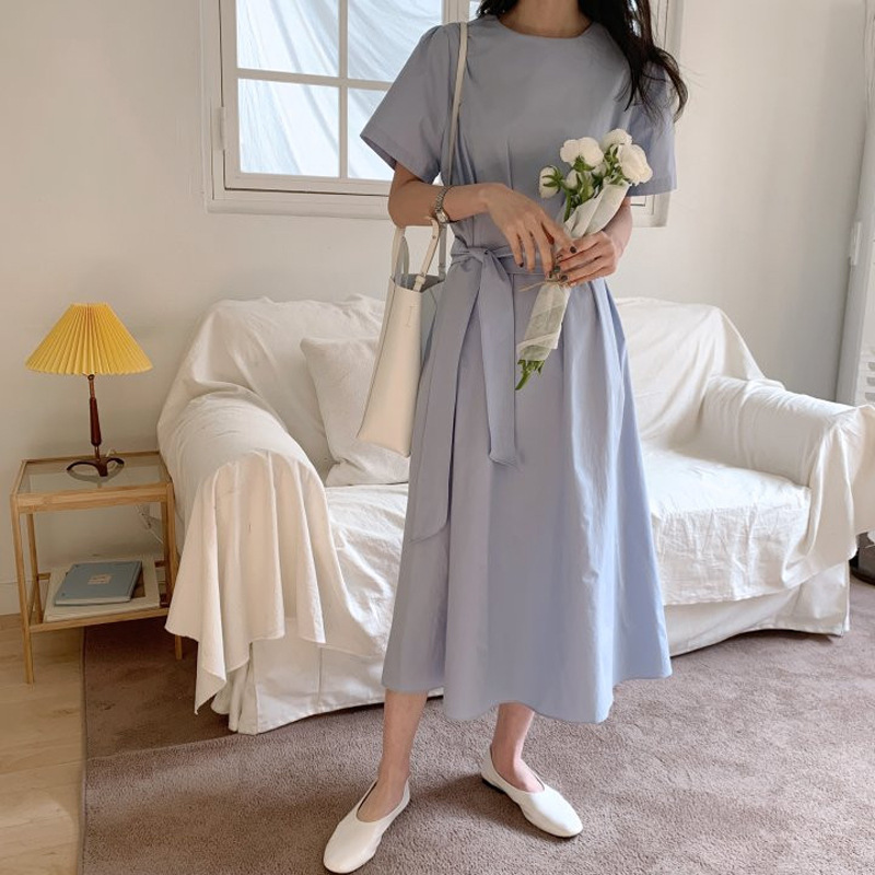 甜美純色圓領收腰連身裙