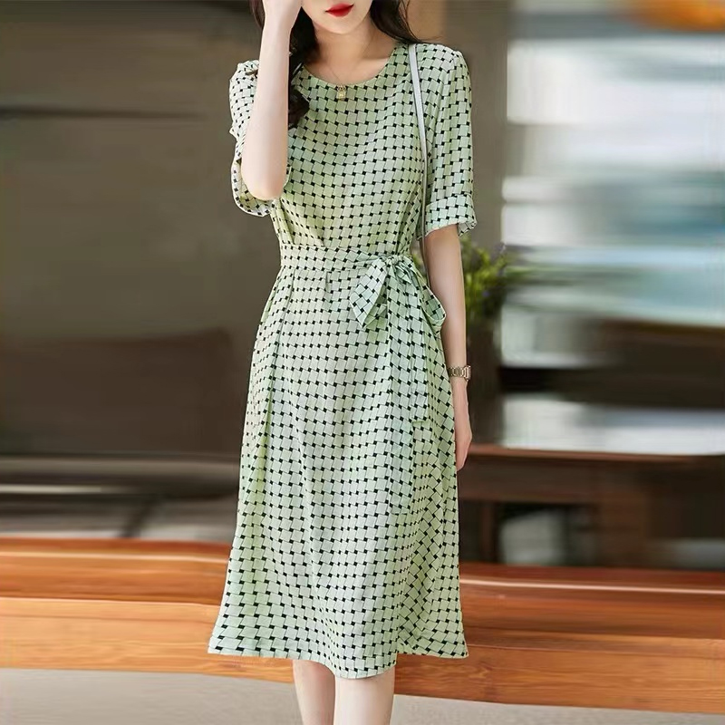 百搭棋盤繫帶收腰桑蠶絲洋裝