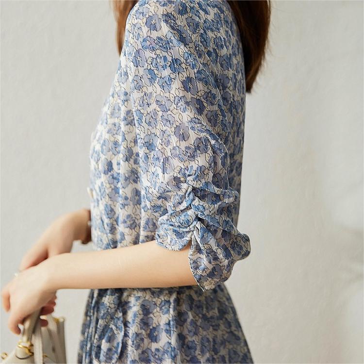 浪漫慵懶風碎花V領連身裙