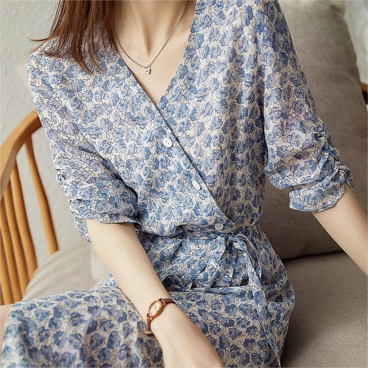 浪漫慵懶風碎花V領連身裙