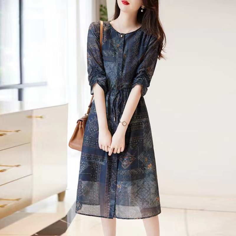 復古印花七分袖圓領抽繩連身裙