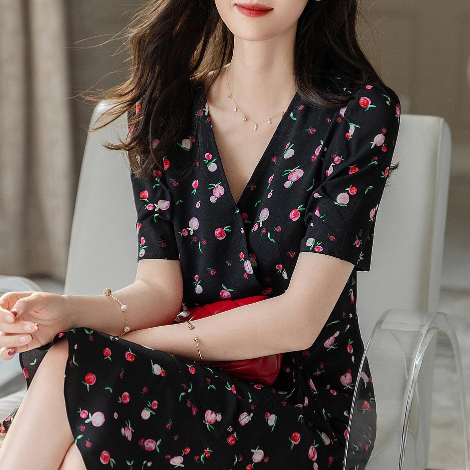 清甜碎花V領抽繩洋裝