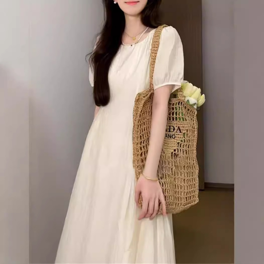 氣質純色泡泡袖連身裙