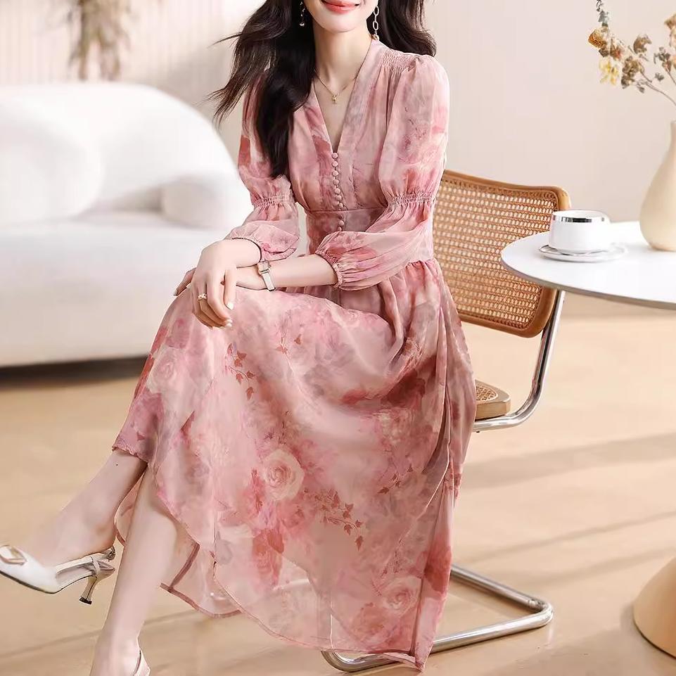 百搭碎花收腰燈籠袖連身裙