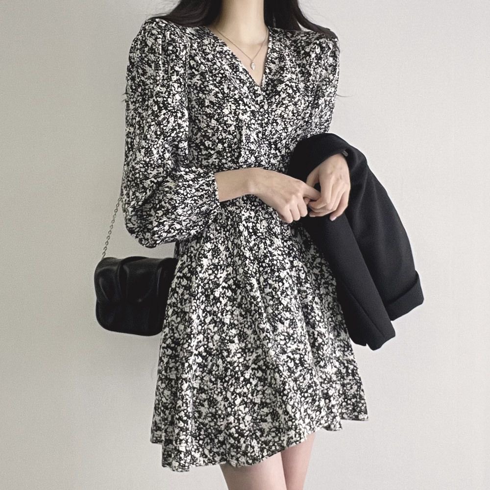 高級感鹽系V領碎花長袖連身裙