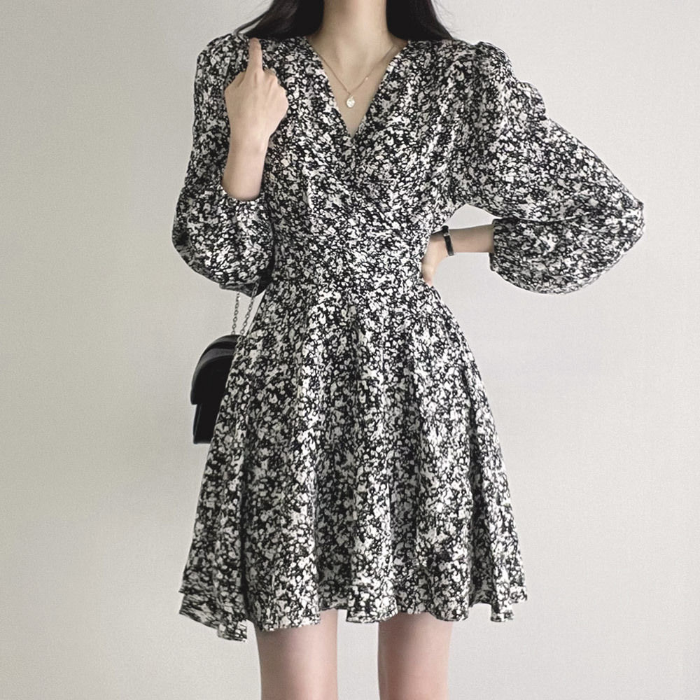 高級感鹽系V領碎花長袖連身裙