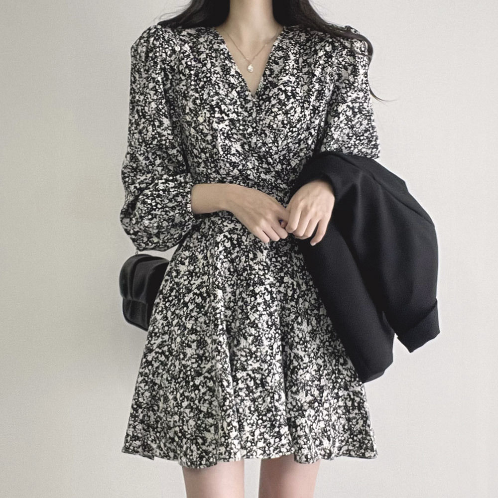 高級感鹽系V領碎花長袖連身裙