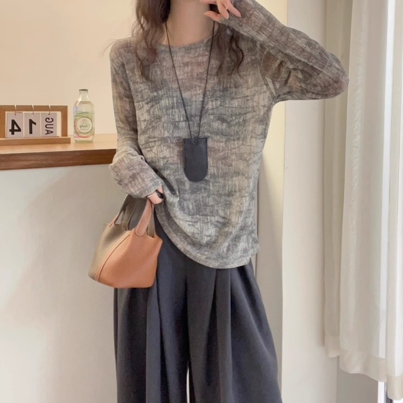 休閒輕薄長袖紮染內搭套頭打底衫