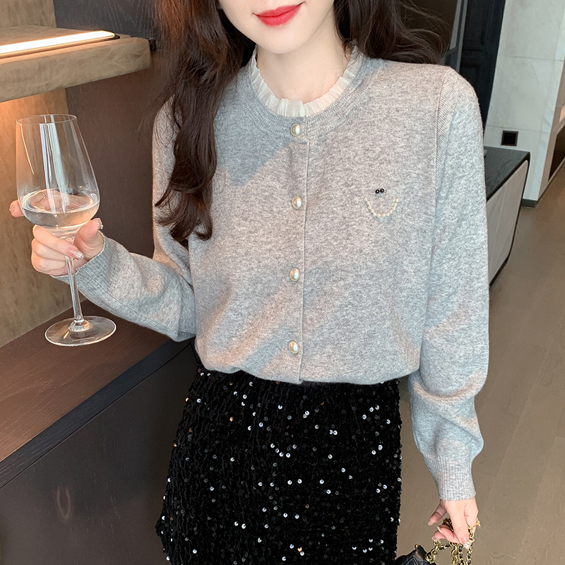 韓系溫柔笑臉釘珠木耳邊針織衫