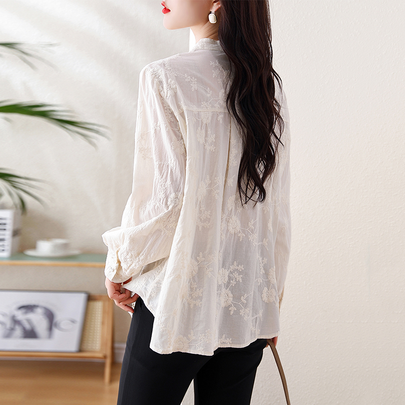 百搭蝴蝶刺繡長袖襯衫