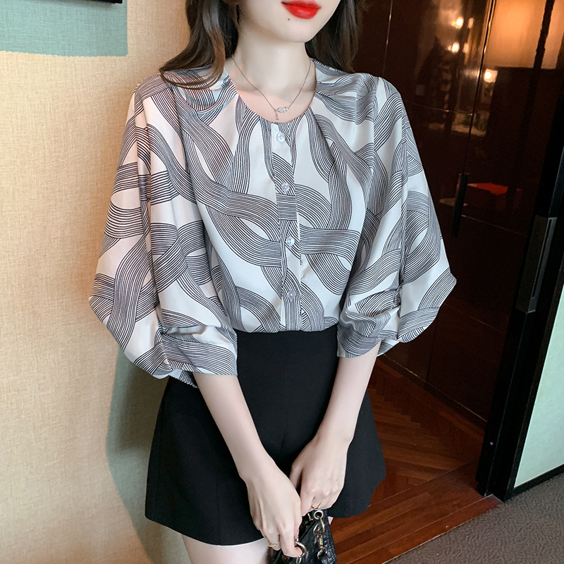 設計感條紋燈籠七分袖襯衫