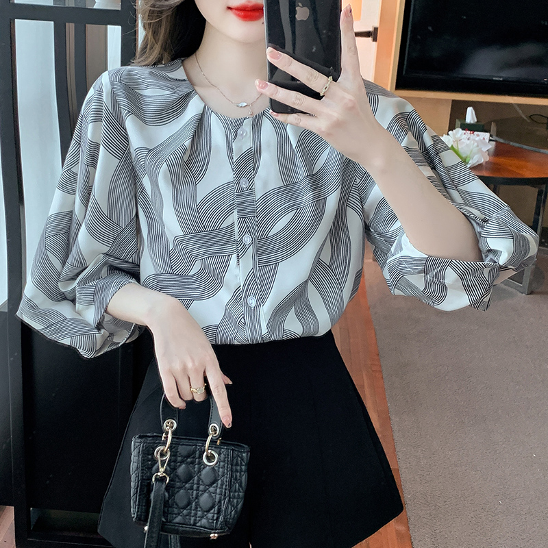 設計感條紋燈籠七分袖襯衫