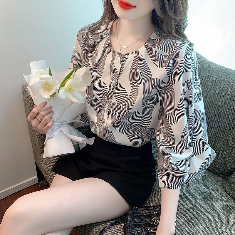 設計感條紋燈籠七分袖襯衫