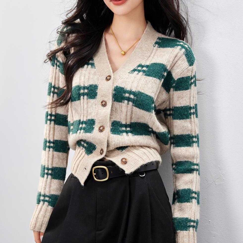 早秋格子條紋V領針織開襟衫