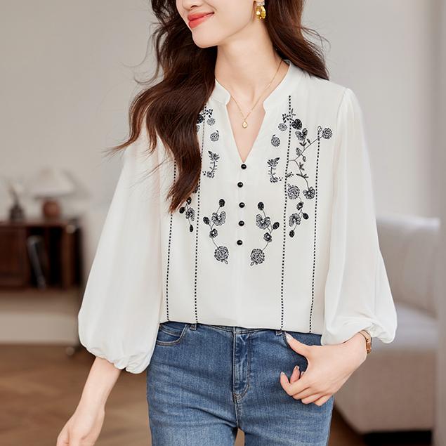 法式重工刺繡燈籠袖V領襯衫