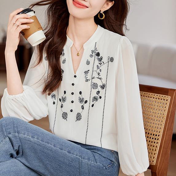 法式重工刺繡燈籠袖V領襯衫