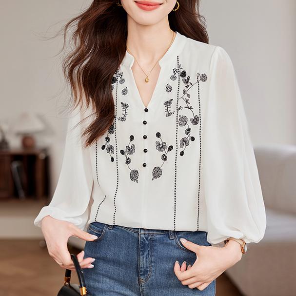 法式重工刺繡燈籠袖V領襯衫