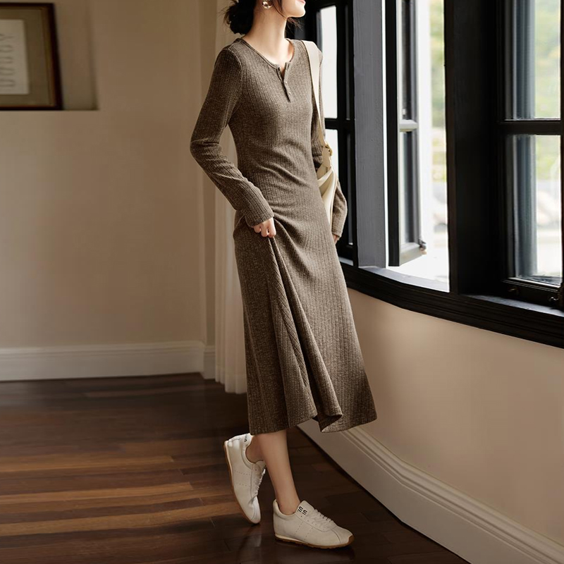 氣質修身顯瘦圓領針織洋裝