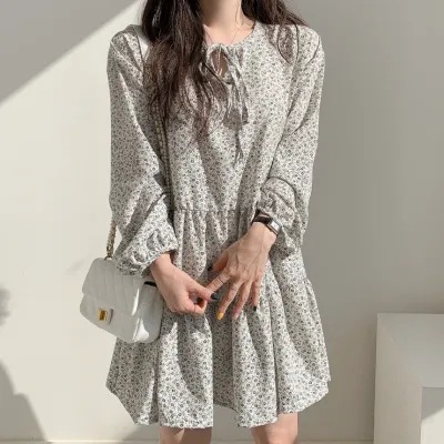 氣質感鹽系V領碎花長袖連身裙