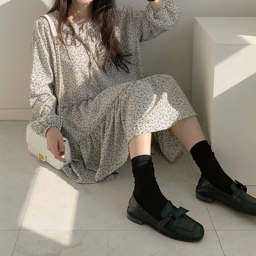 氣質感鹽系V領碎花長袖連身裙