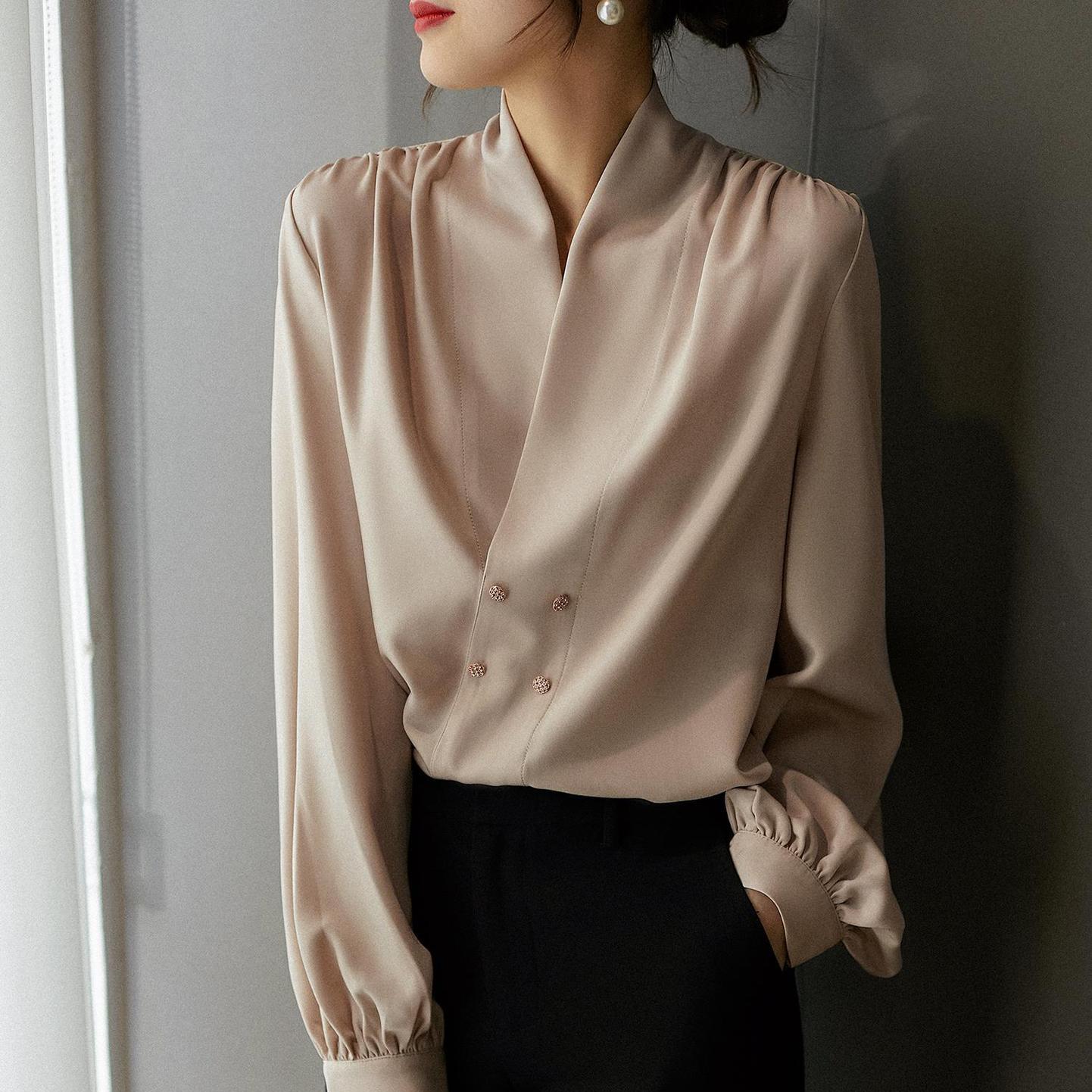 通勤V領鑲鑽雙排扣壓褶襯衫