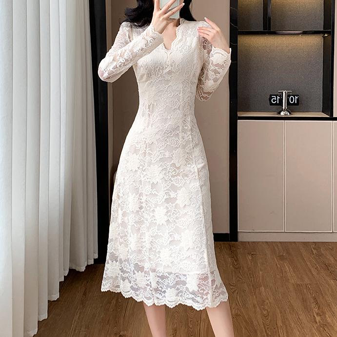 甜美純色蕾絲V領連身裙