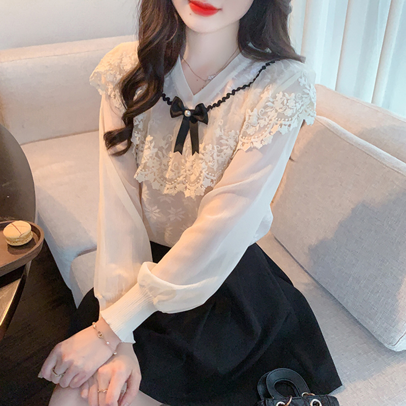 甜美蝴蝶結V領蕾絲襯衫