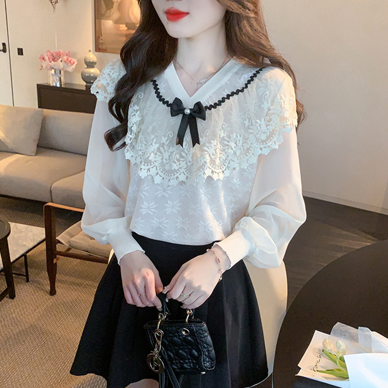 甜美蝴蝶結V領蕾絲襯衫