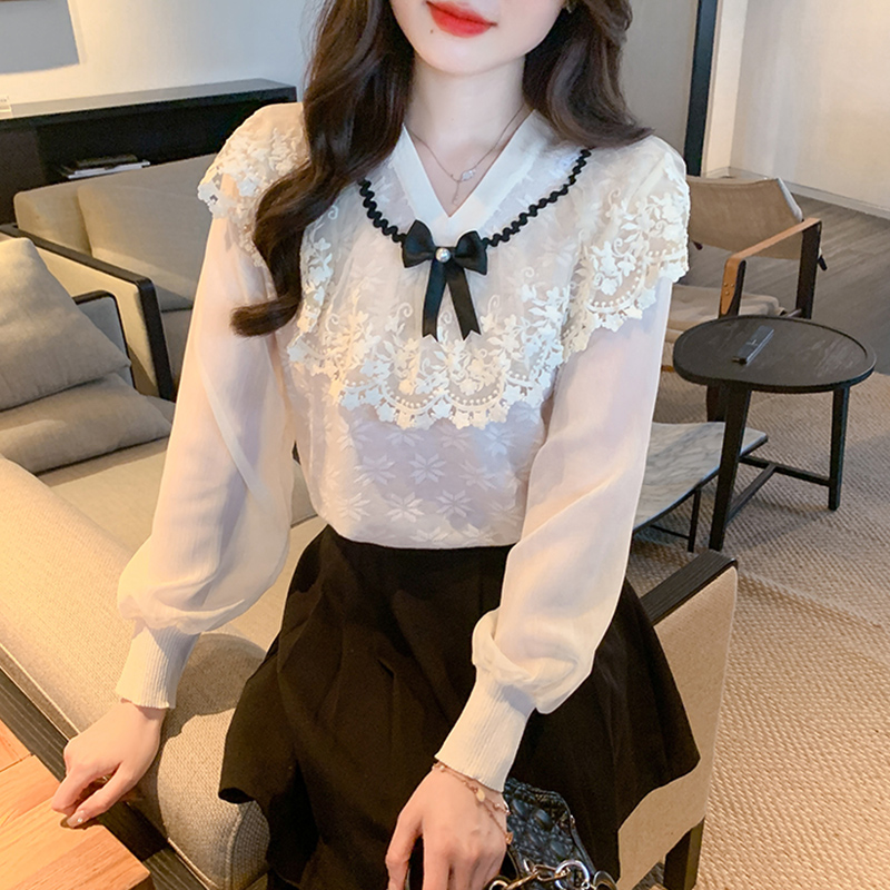 甜美蝴蝶結V領蕾絲襯衫